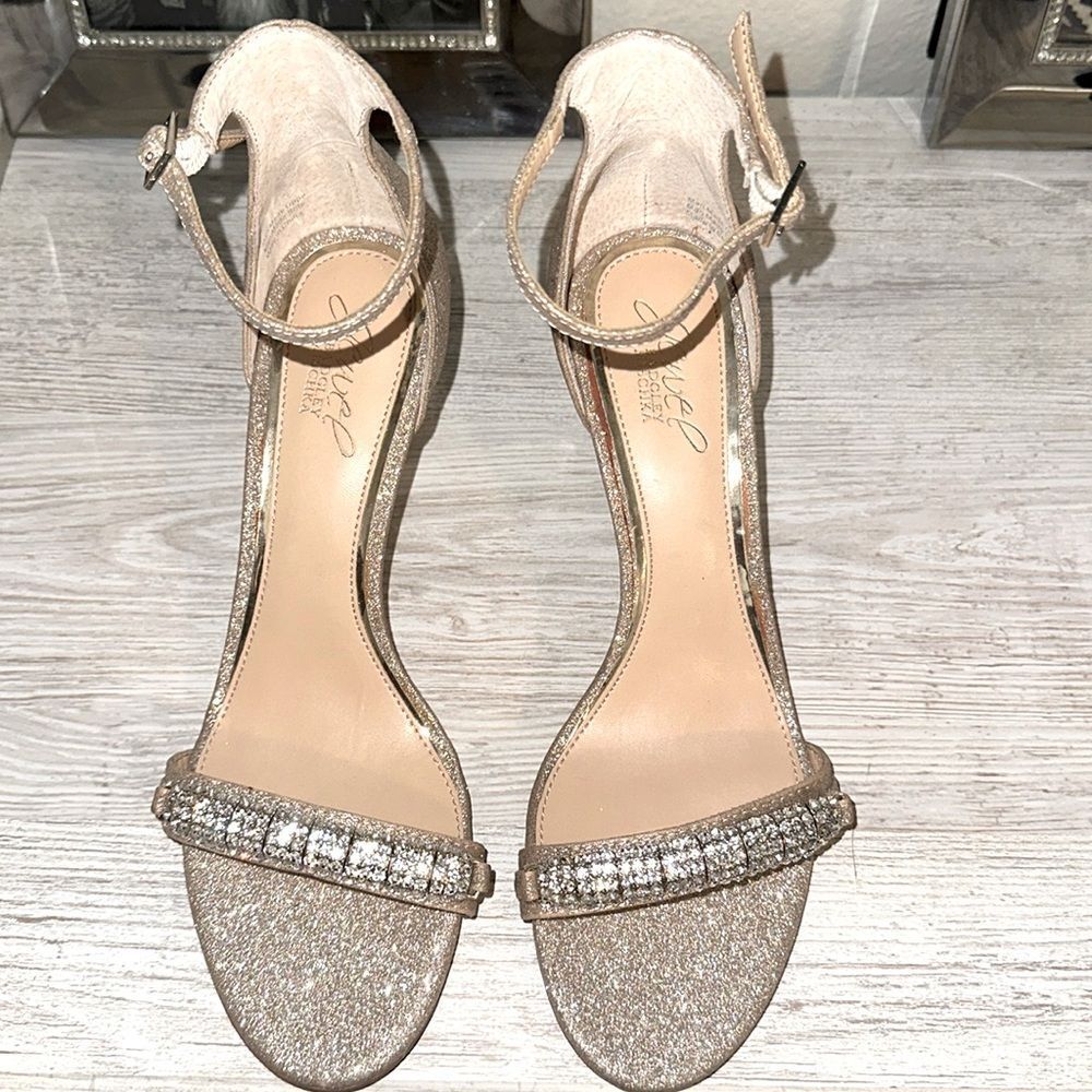Jewel Badgley Mischka strapped heels